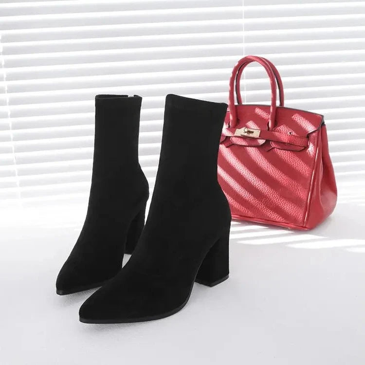 Bota Chunky Camurça Preta Ankle Boot