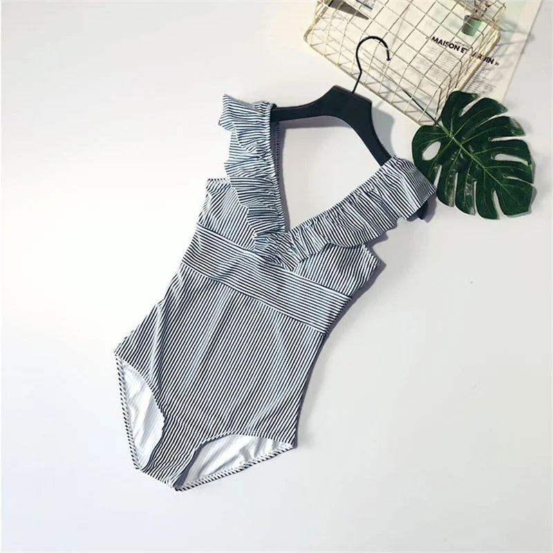 Maiô Listrado Babados Marina