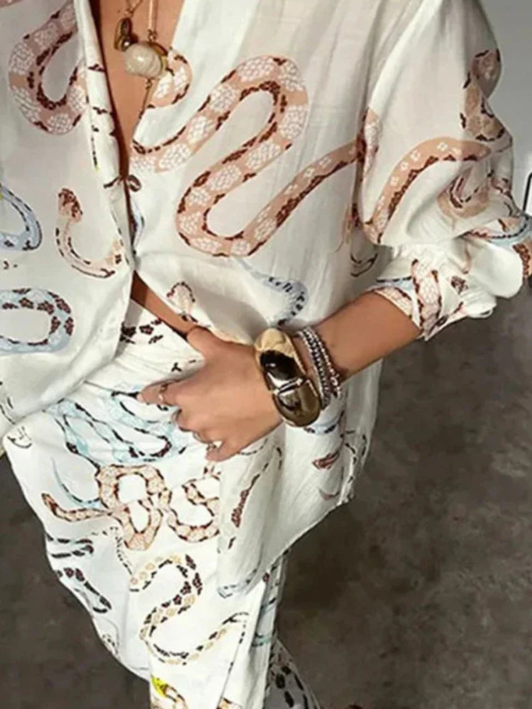 Conjunto Camisa Saia Envelope Estampado Snakes