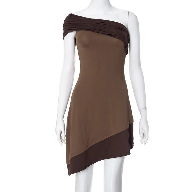 Vestido Curto Assimétrico Marrom