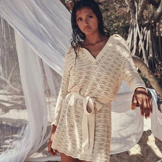 Vestido Curto Tricô Amarração Boho Chic