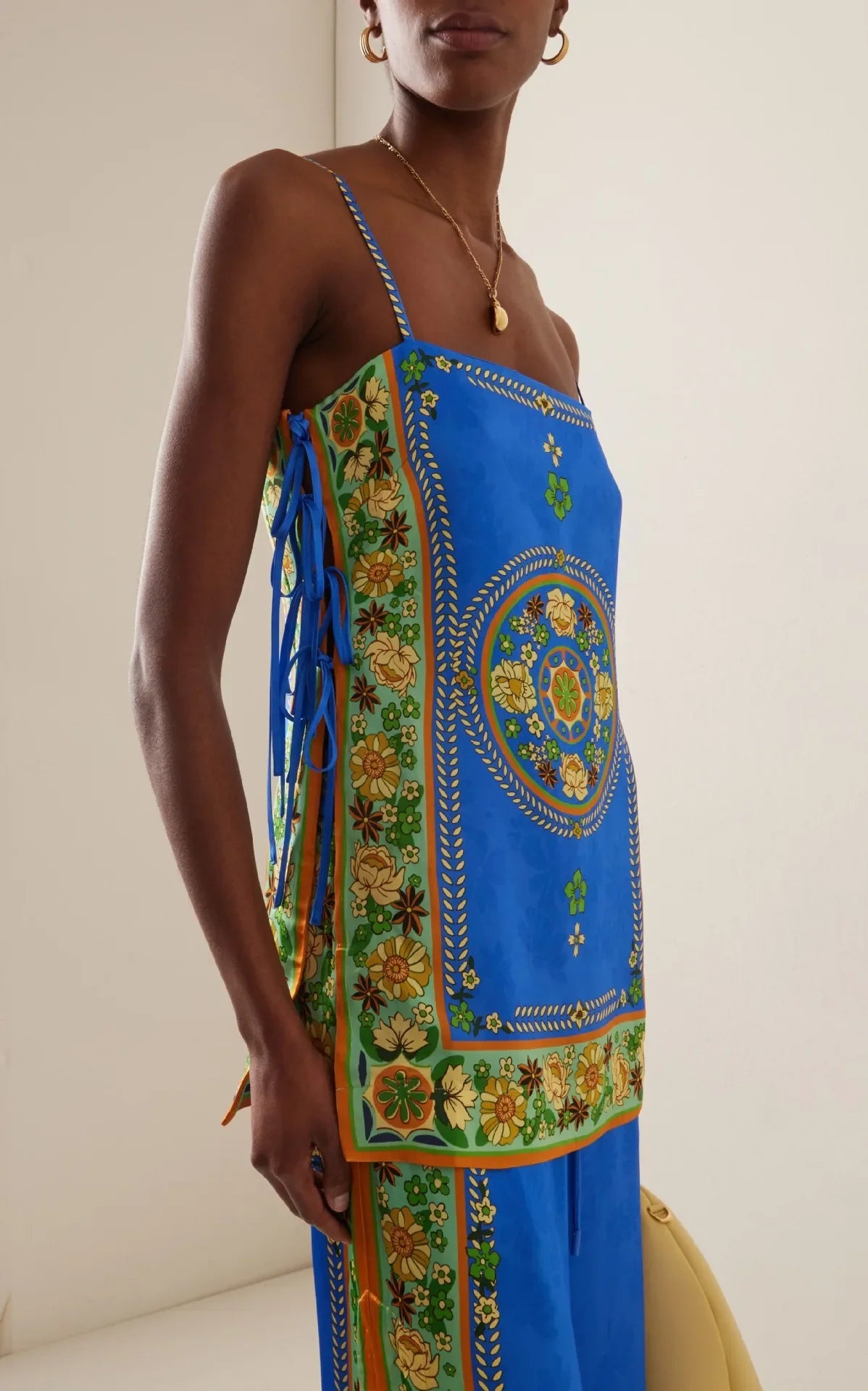 Conjunto Feminino Camiseta e Calça Estampado Seda Anika