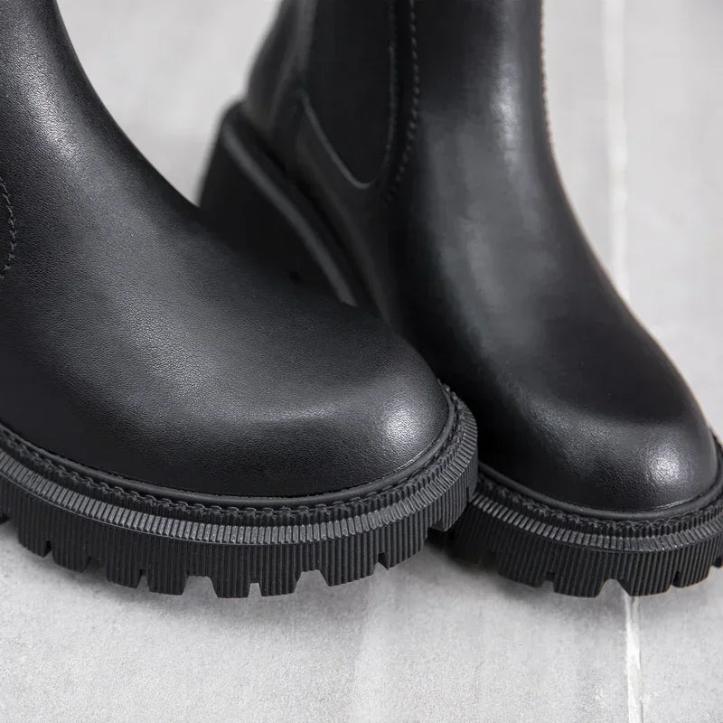 Bota Chelsea Peluciada Tratorada