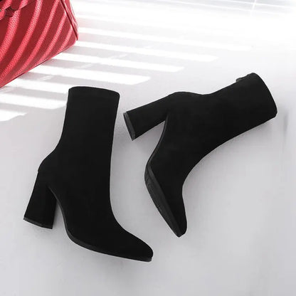 Bota Chunky Camurça Preta Ankle Boot