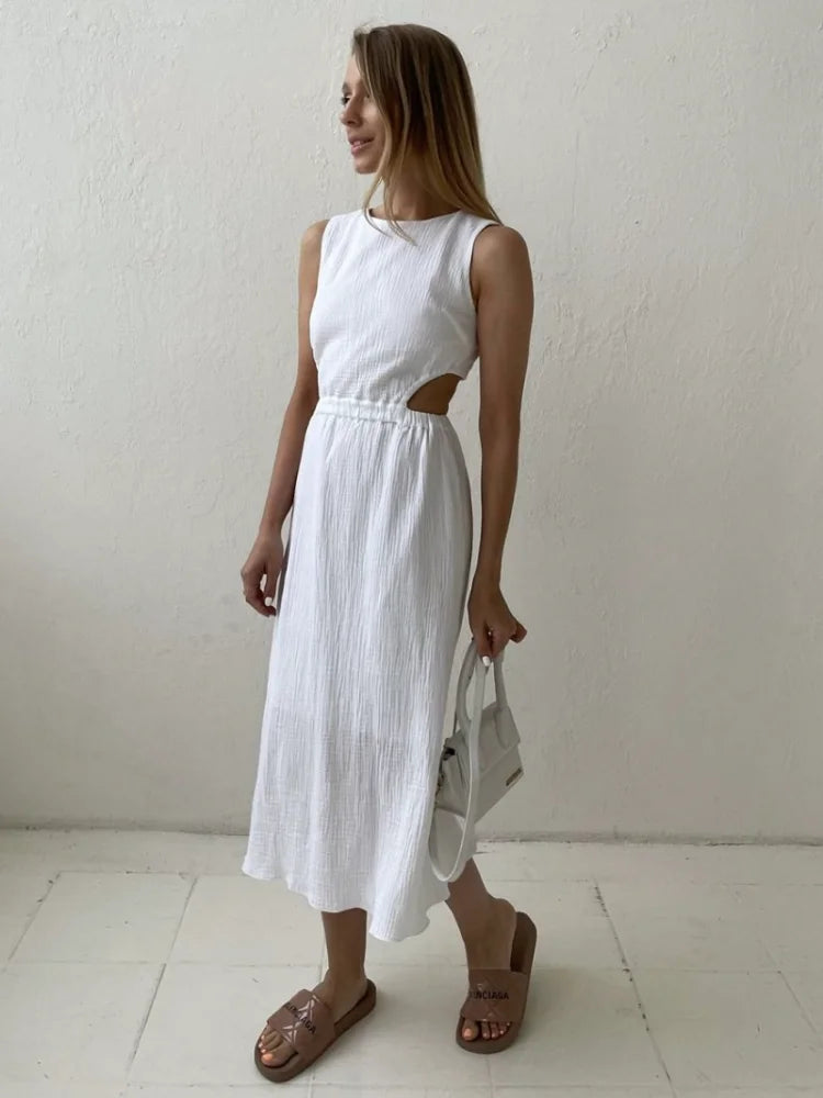 Vestido Midi Vazado Lateral Fechamento Botão Crepe Ágatha