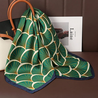 Lenço Estampado Toque de Seda Pavone