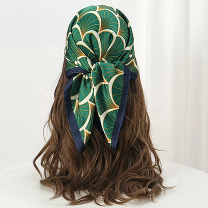 Lenço Estampado Toque de Seda Pavone