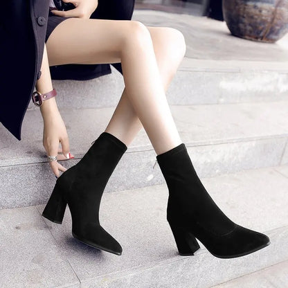 Bota Chunky Camurça Preta Ankle Boot