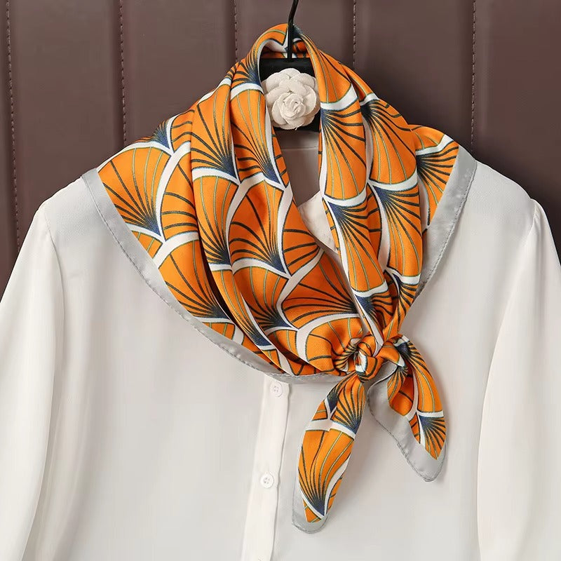Lenço Estampado Toque de Seda Pavone